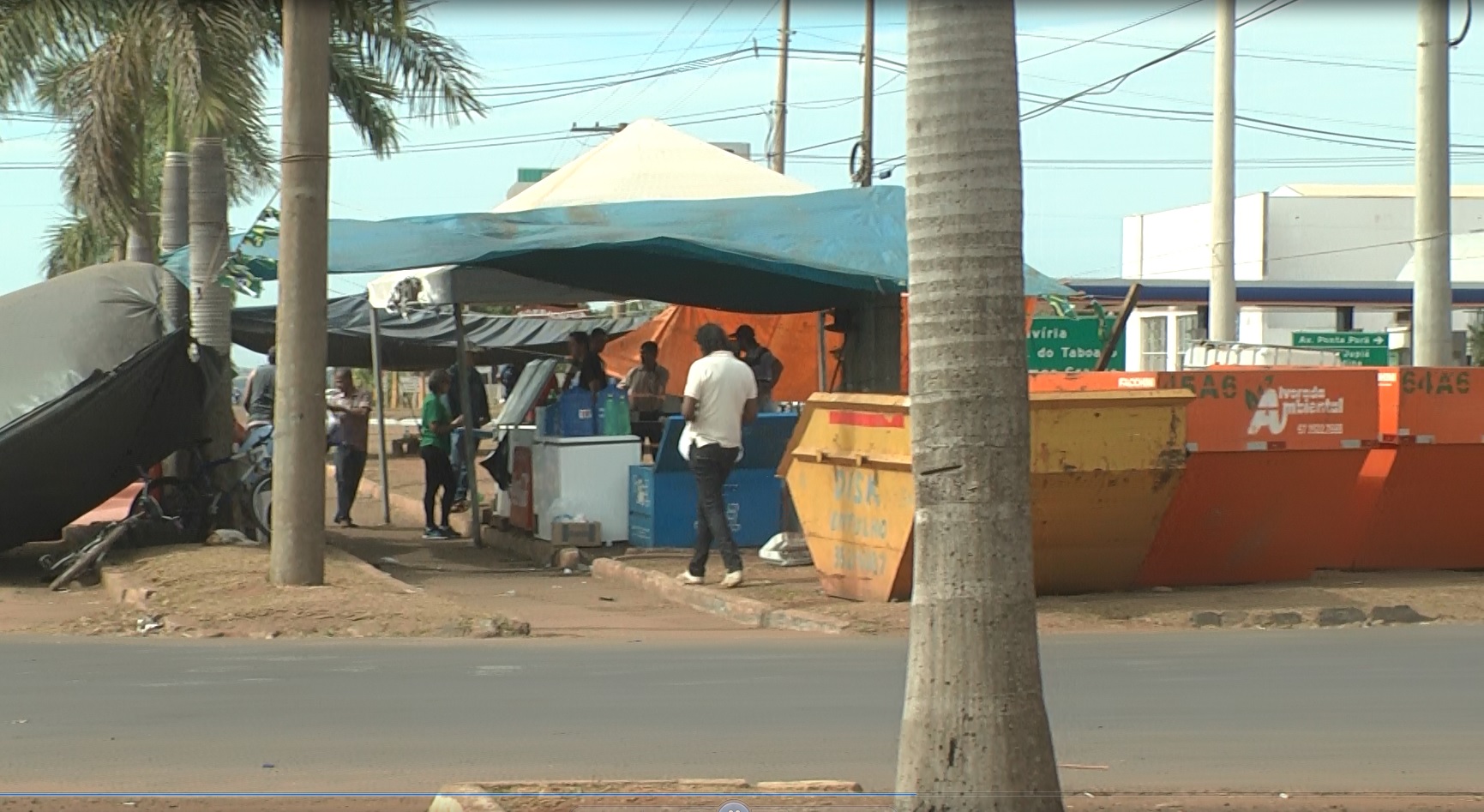 Caminhoneiros começam a desmontar acampamento - Reprodução