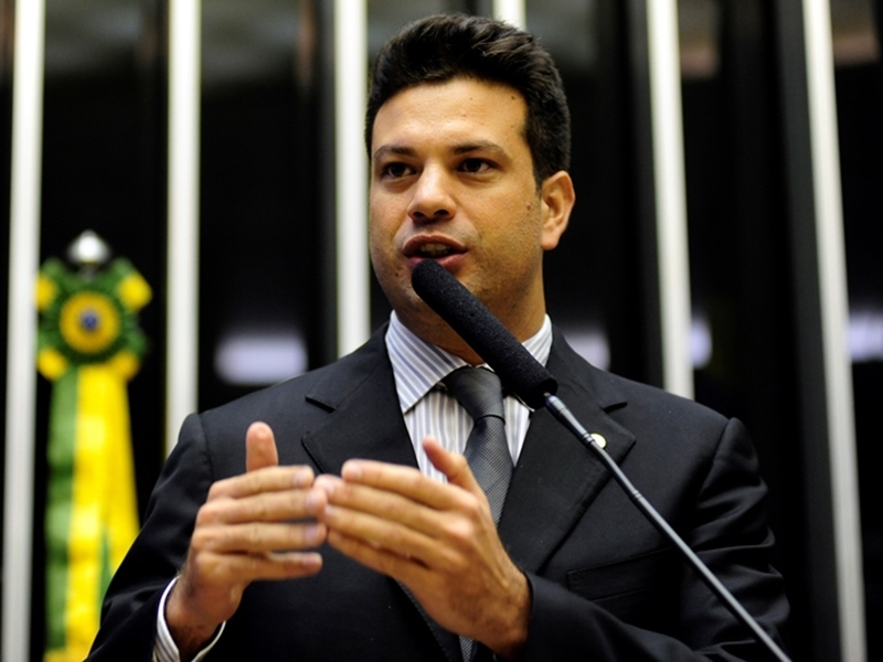 Líder do PMDB na Câmara, deputado Leonardo Picciani (RJ) - Arquivo/ Agência Brasil Líder do PMDB na Câmara, deputado Leonardo Picciani (RJ) - Arquivo/ Agência Brasil