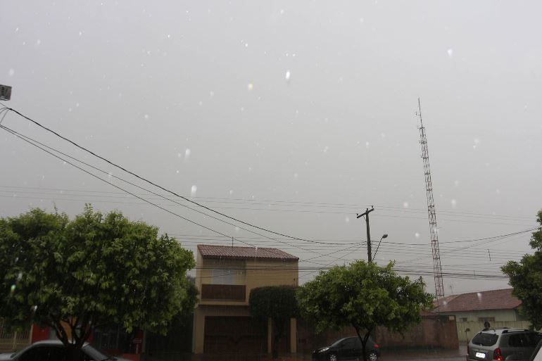 Dia amanhece com céu nublado e temperatura mínima é de 17ºC - Danielle Leduc/JPNews