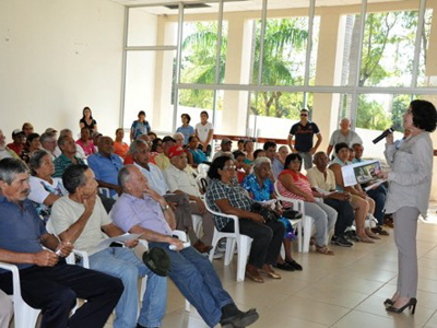Prefeita deseja sorte a todos os pacientes de catarata -