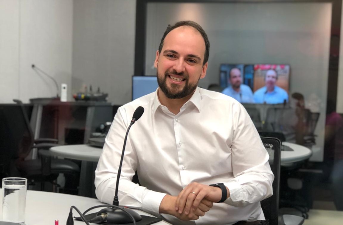 Dr. Victor Hugo Ferzeli, especialista em cirurgia bucomaxilofacial - Foto: Iasbelly Melo