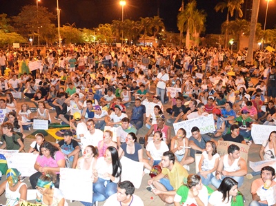 Manifestantes tomaram principais avenidas do centro -