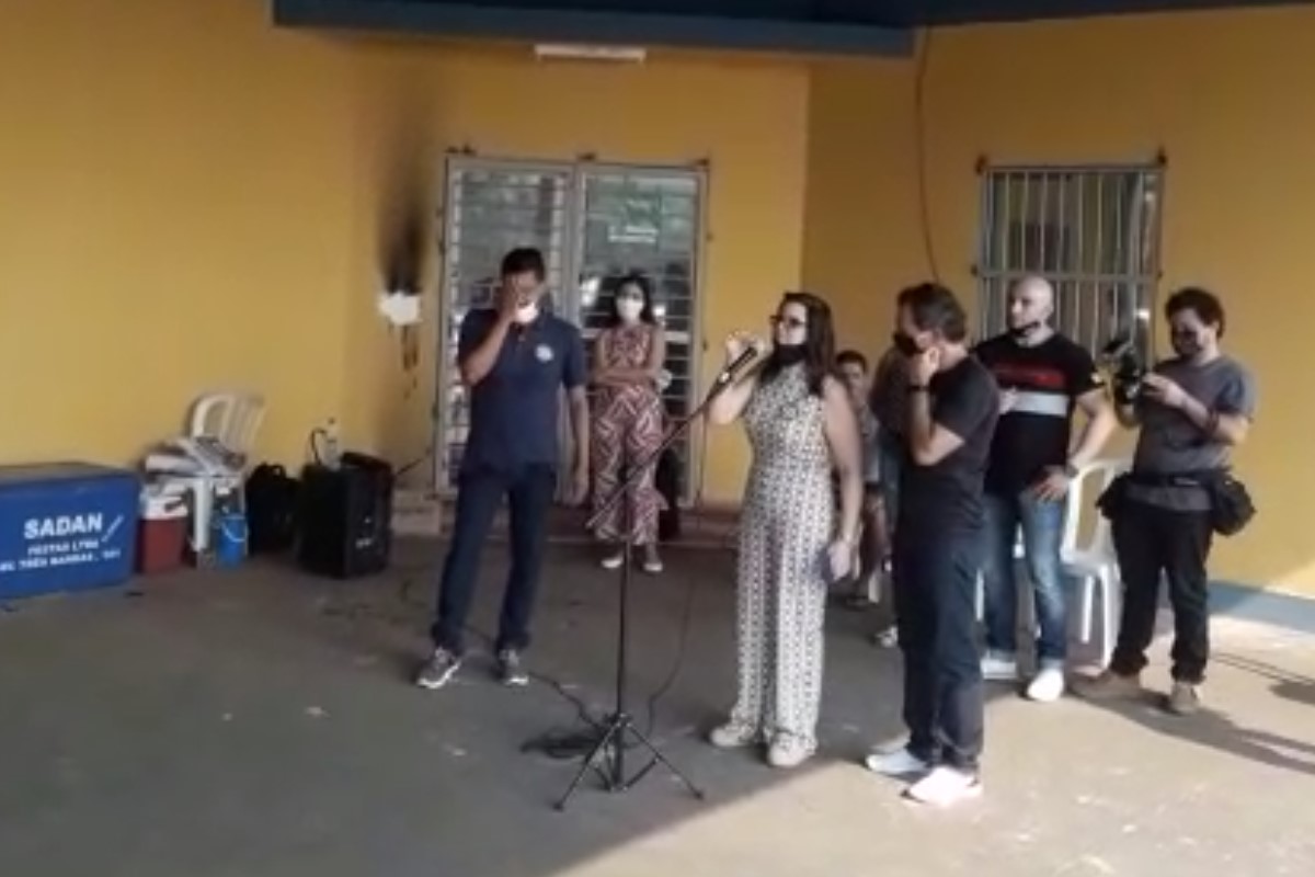 A secretária adjunta Soraya Campos faz apelo para que o prefeito seja reeleito no primeiro turno: "se não, atrasa a chamada!" - Frame de Vídeo/Reprodução