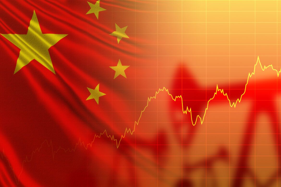 O governo chinês anunciou que adiantará 100 bilhões de yuan (cerca de US$ 14,1 bilhões) do orçamento de investimento de 2025, para este ano