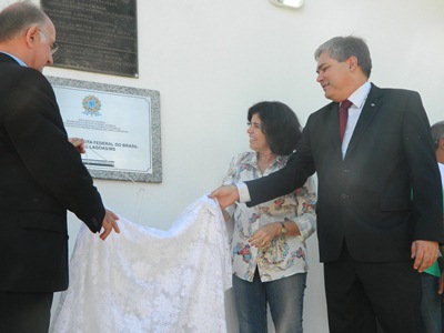 Da esquerda para a direita, José Oleskoviscz, Márcia Moura e Flávio de Barros Cunha -