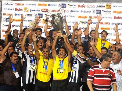 Botafoguenses comemoram o título da Taça Guanabara no Maracanã -