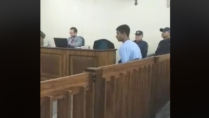 Luan Pereira Batista no banco dos réus - Reprodução Luan Pereira Batista no banco dos réus - Reprodução