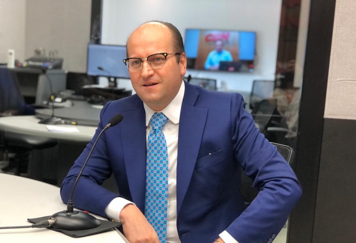 Advogado explica que empresa é o maior escritório de advocacia do Brasil - Foto: Isabelly Melo