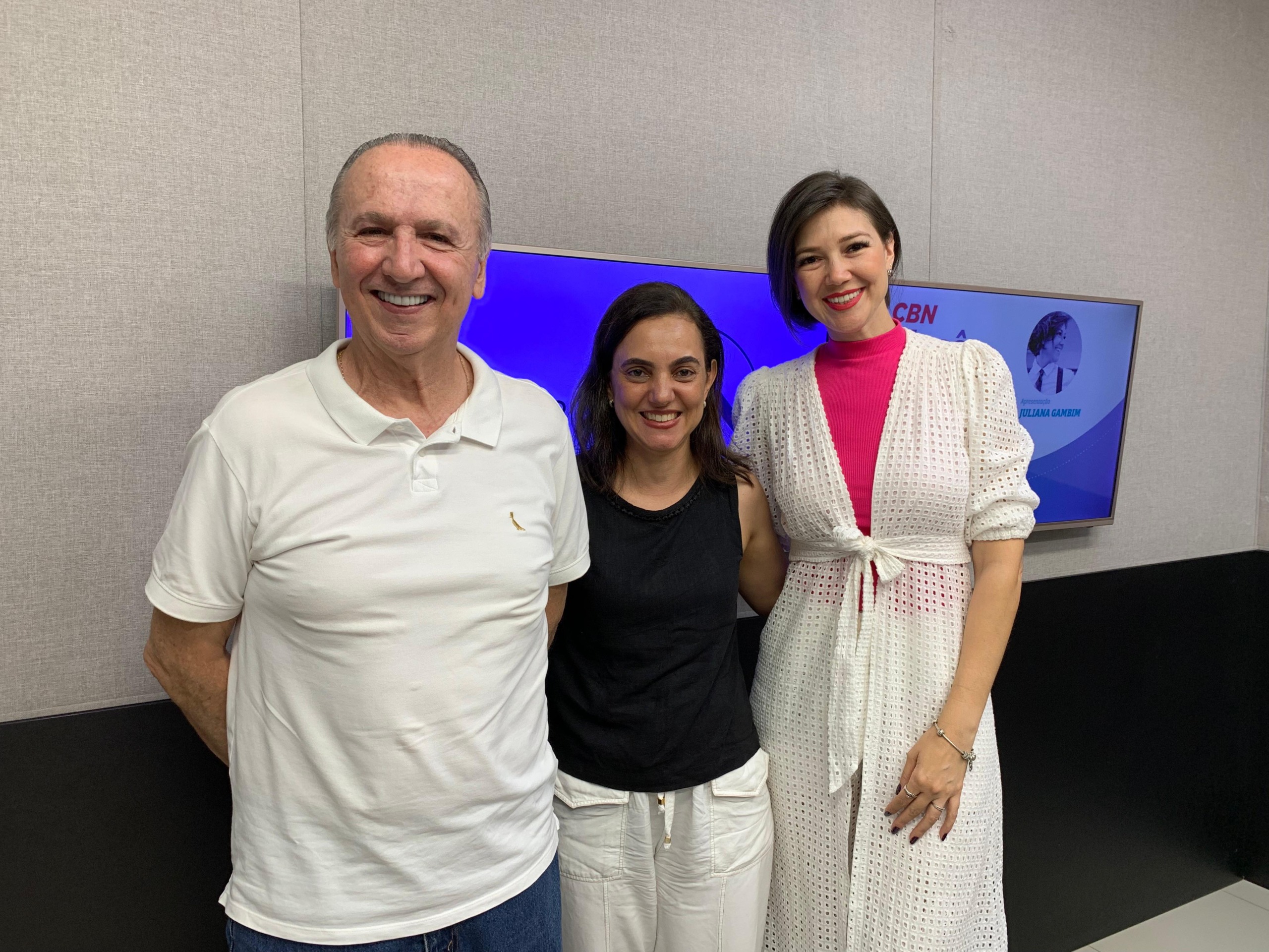 Roberto Rech, Karina Beltrão e Juliana Gambim 