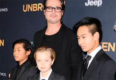 Filha de Angelina Jolie e Brad Pitt quer ser chamada de John