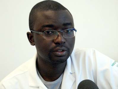 Médico da ESF da Vila Piloto, Dr. Femi -