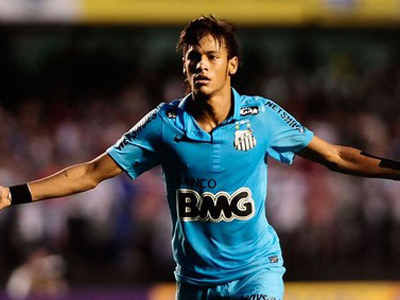 Neymar comemora a classificação do Santos à final do Paulistão -