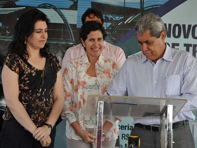 Simone Tebet, Márcia Moura e o governador Puccinelli, no evento desta sexta-feira -