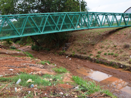 Cerca de 500 metros do leito do córrego passaram por limpeza - Divulgação