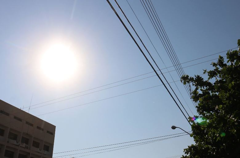 Temperatura deve alcançar os 34ºC com mínima de 18ºC - Hugo Leal/JPNEWS