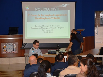 Curso de Formação de Agentes de Trânsito acontece no plenário da Câmara -