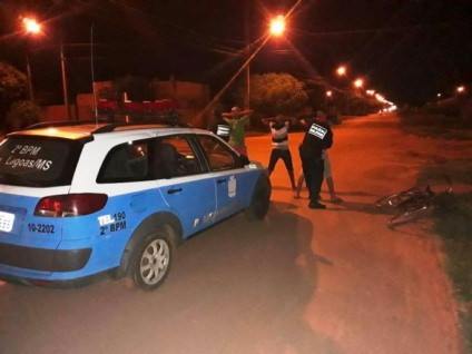 Várias pessoas foram abordadas em 14 bairros durante a operação - Divulgação /PM