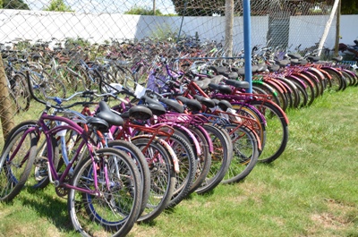 Pátio da delegacia está lotado com bicicletas que foram recolhidas após furto -