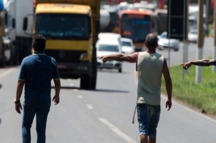 Caminhoneiros protestam na BR 040 nas proximidades da cidade de Valparaíso de Goiás - Marcelo Camargo/ABR
