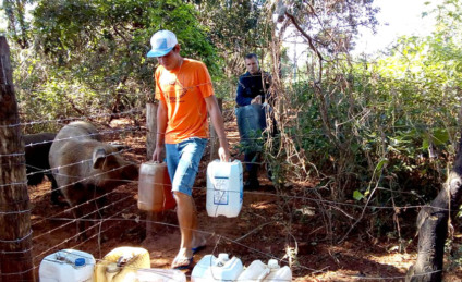 Além do combustível, lubrificante e cinco baterias de caminhão foram levadas - Divulgação/PM