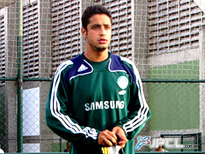 Léo treinou e deve retornar a equipe - Léo treinou e deve retornar a equipe -