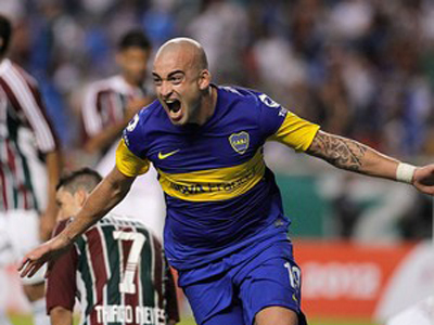 Santiago Silva comemora o gol e a classificação do Boca Juniors -