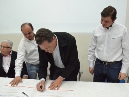 Fibria e Senai assinam contrato de parceria para a área florestal