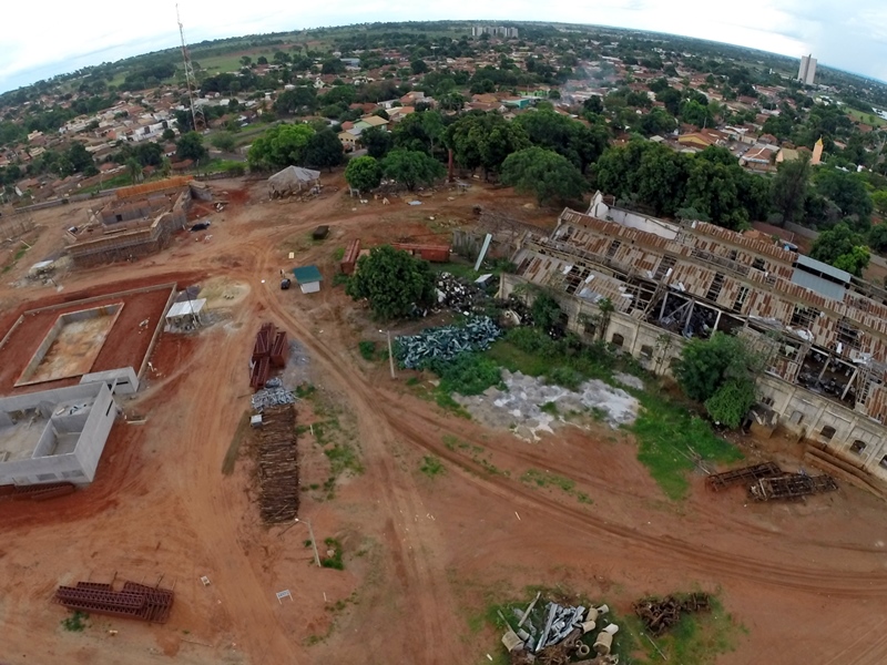 Obras da nova escola do Sesi e do Instituto de Biomassa são construídas no Santa Luzia  - Elias Dias 