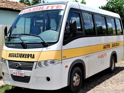 A resolução do Contran também determina que o tamanho mínimo do ônibus, a partir de agora, seja de 7,20 metros -