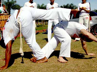 Todos os 40 alunos compareceram para a troca de cordas - Todos os 40 alunos compareceram para a troca de cordas -