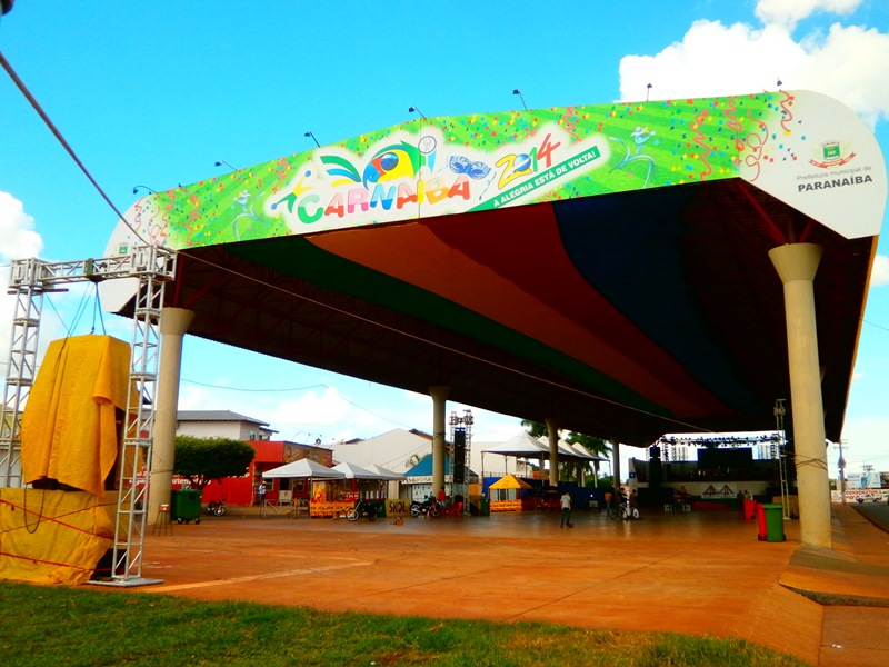 O carnaval paranaibense, ocorre no Centro de Eventos Delcídio Amaral, na avenida Major Francisco Faustino Dias - Divulgação