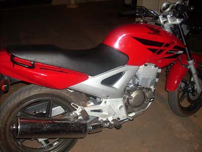A motocicleta utilizada pelo acusado de tráfico -