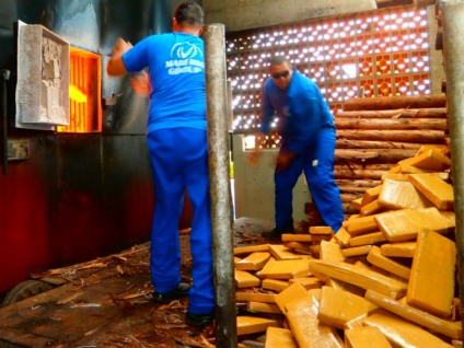 A incineração é fruto de pequenas apreensões feita pelas polícias que atuam no município - Talita Matsushita