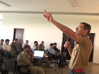 Cerca de 50 pessoas participaram da palestra -