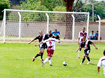 A equipe do Arapuá enfrenta o Jardim Primavera, pelo grupo A -