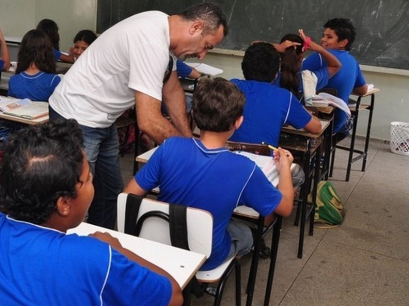 No ano passado, mais de 24,2 mil alunos foram matriculados em escolas municipais e estaduais da cidade - Arquivo