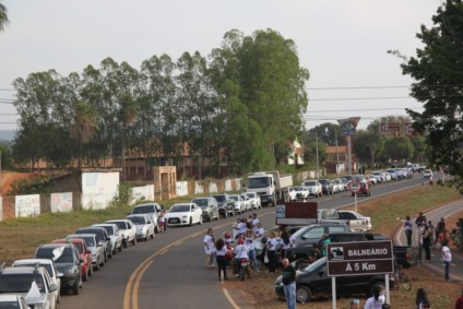 Milhares de pessoas foram as ruas protestar contra o lixão coletivo - Internet