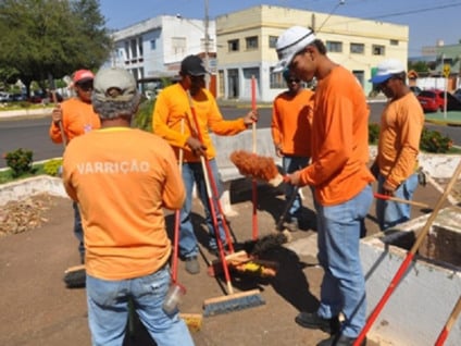 Além de vaga para varredor de rua há também oportunidade para departamento pessoal, vendedor de comércio interno, padeiro, chapeiro e outros - treslagoas.ms.gov.br