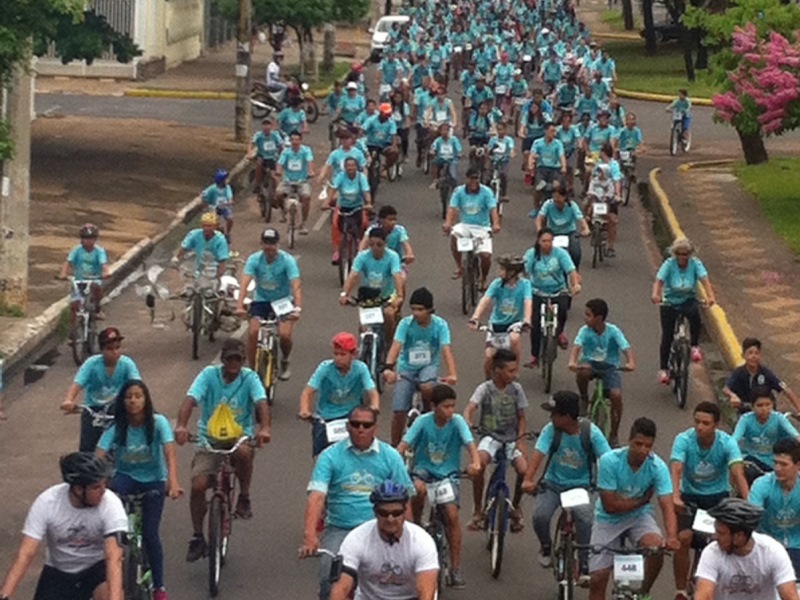 Ciclistas participaram da promoção do Sest/Senat, no domingo - Divulgação