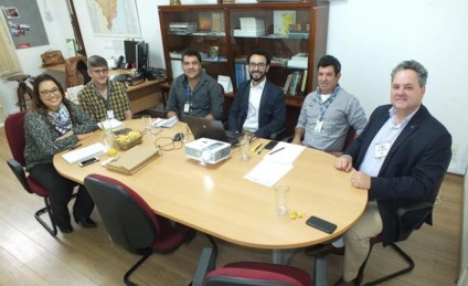 Reunião realizada na sede da Embrapa Solos, no Rio, para definição do acordo de cooperação - Divulgação