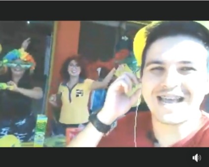 Radialista André Ferreira fez transmissão ao vivo - Reprodução