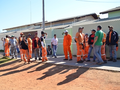 Funcionários da Empa Engenharia cruzaram os braços na manhã de ontem -