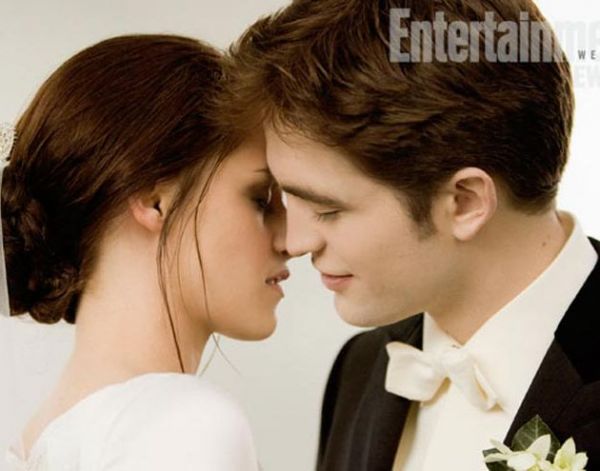 Bella (Kristen Stewart) e Edward (Robert Pattinson) -