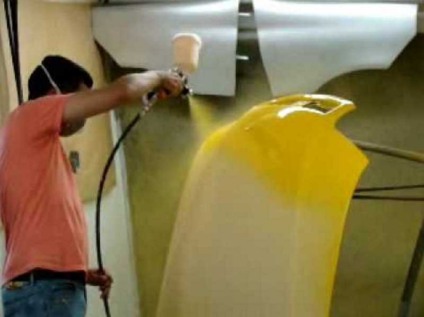 Além da vaga para pintor a revólver, há oportunidades para inspetor de linha de produção, mecânico de máquinas pesadas e outras -  Ilustração