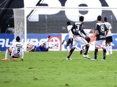 Julio Cesar falha no primeiro gol da Ponte Preta -