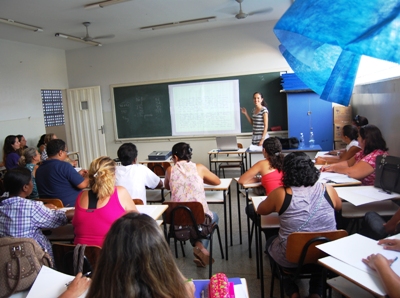 Professores durante a palestra de capacitação -
