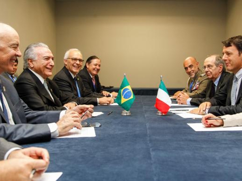 O presidente Michel Temer durante encontro bilateral com o primeiro-ministro da Itália, Matteo Renzi, na Cúpula do G20, quando a missão italiana ao Brasil foi anunciada - Agência Brasil