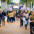 Os valores foram pesquisados em supermercados, floriculturas e lojas de artigos religiosos.