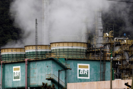 Repasse dos reajustes praticados nas refinarias aos consumidores depende de série de fatores - Paulo Whitaker/Reuters