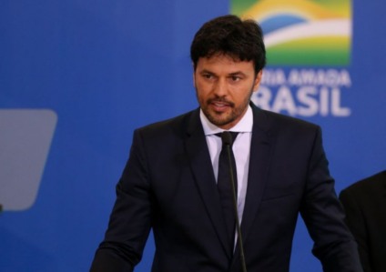 O ministro das Comunicações, Fábio Faria, entregou um projeto de Lei com a privatização dos Correios - Foto: Divulgação